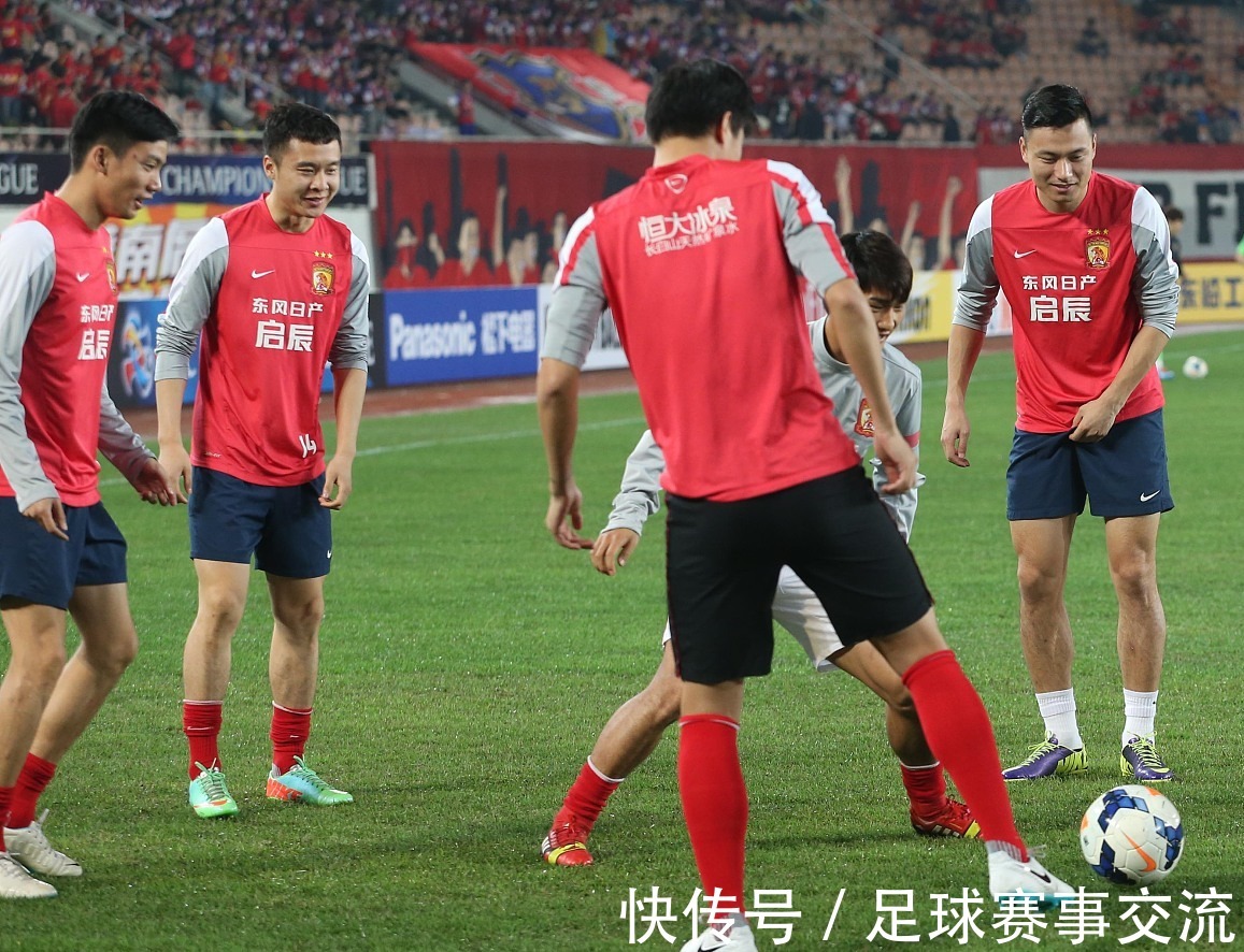 U22国家队走进成都实验小学西区分校，黄博文、于大宝等人与师生互动