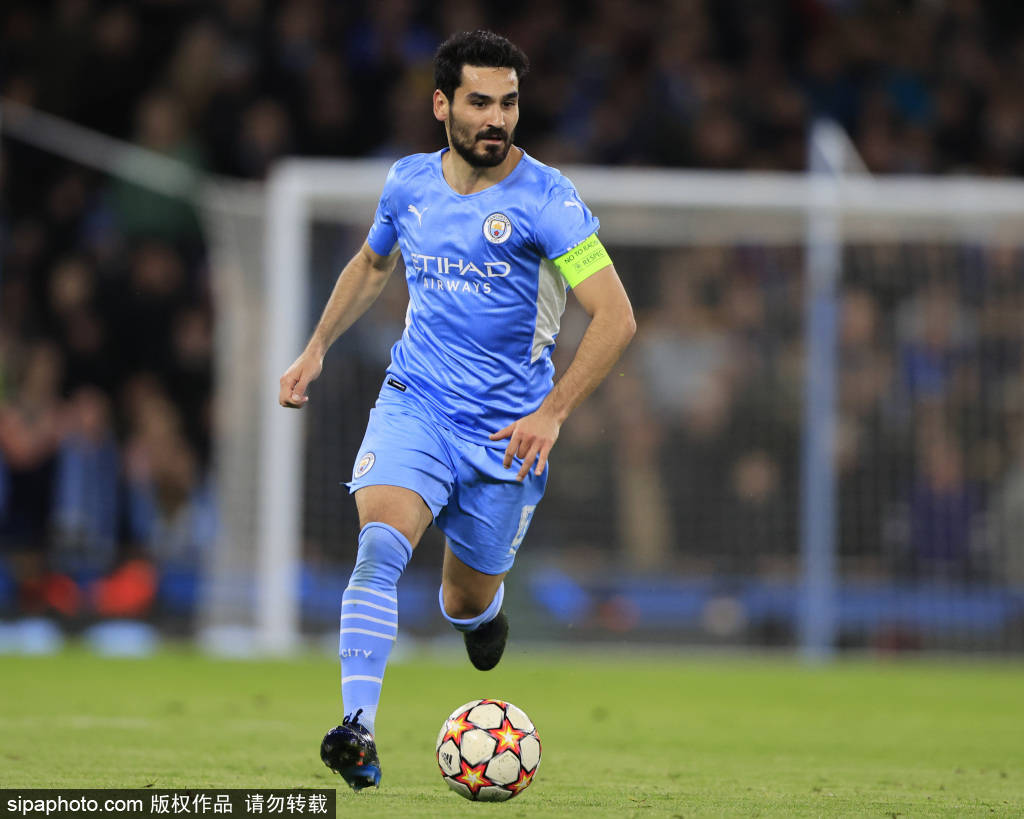 库尼亚：我在巴西队帮助球队组织进攻，但我也可以踢伪9号（库尼亚：在巴西队我承担进攻组织，同样能胜任伪9号）