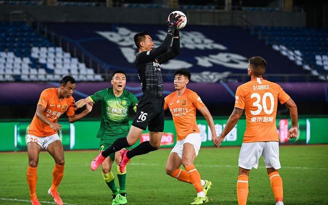 埃奇库姆：最后时刻我必须去冲抢篮板，这是我生涯首次绝杀