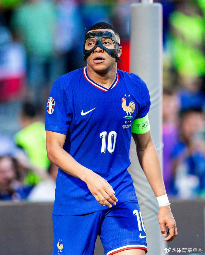 威少成为历史上连续3场砍25分+5板+5助年纪最大的控卫（威少创纪录：史上最年长连续三场25+5+5的控卫）