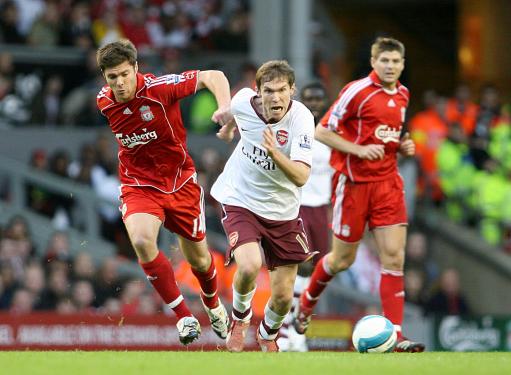 西甲做客伯纳乌替补上演梅开二度，斯韦德贝里是历史第三人（客战伯纳乌替补梅开二度，斯韦德贝里成西甲史上第三人）