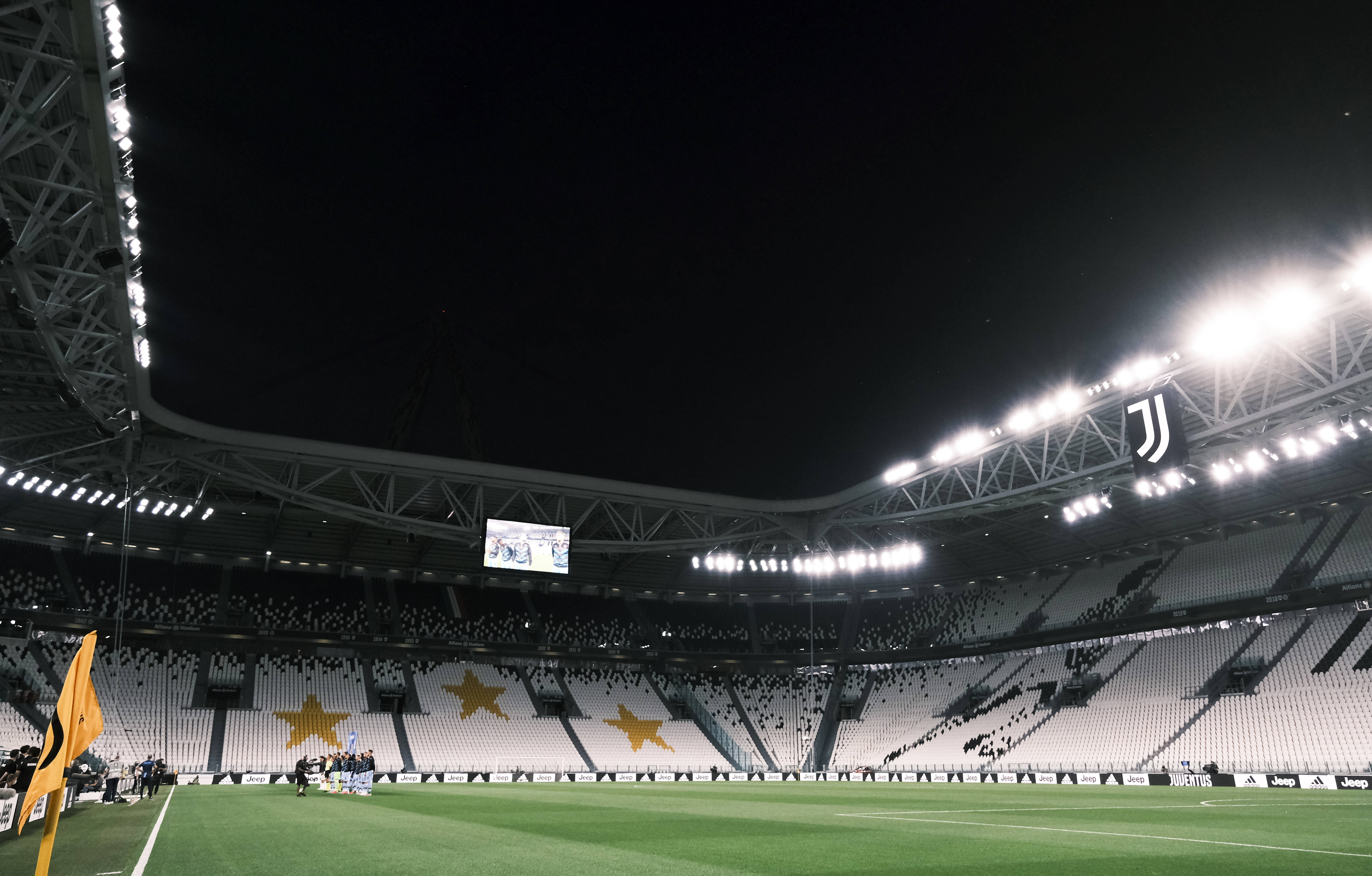 哈兰德梅开二度 曼城轻取对手（哈兰德双响，曼城轻松取胜）