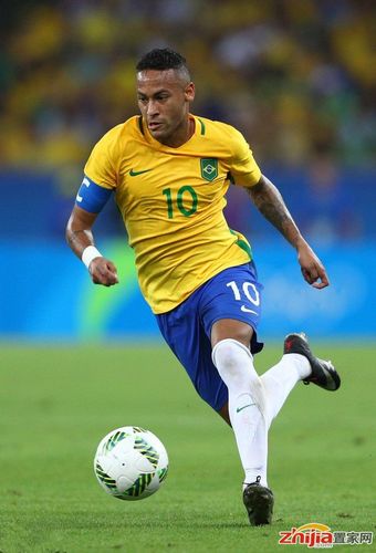 每体：埃里克将与巴萨续约至2029年，并含一年续约选项（每体报道：巴萨将与埃里克续约至2029年，合同附带一年延长选项）