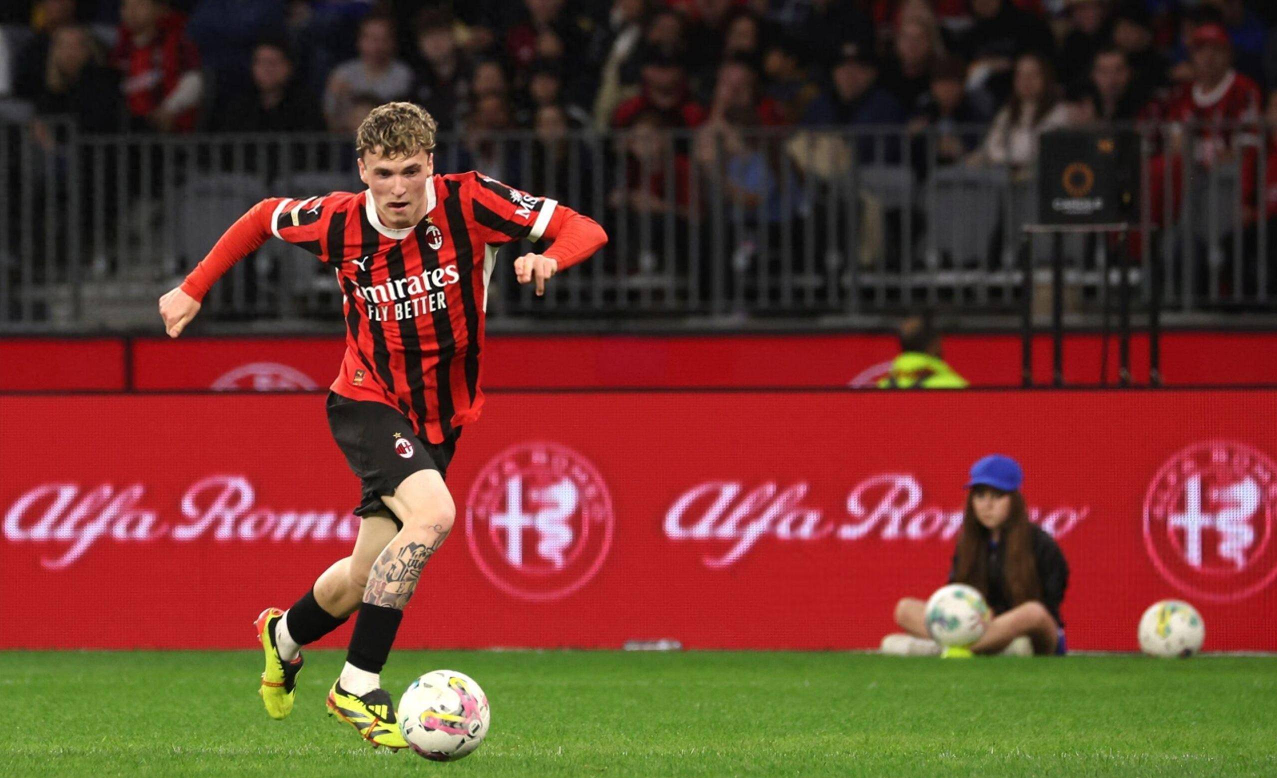 前锋连续两轮破门，全队士气高涨（前锋连场建功，球队士气飙升）