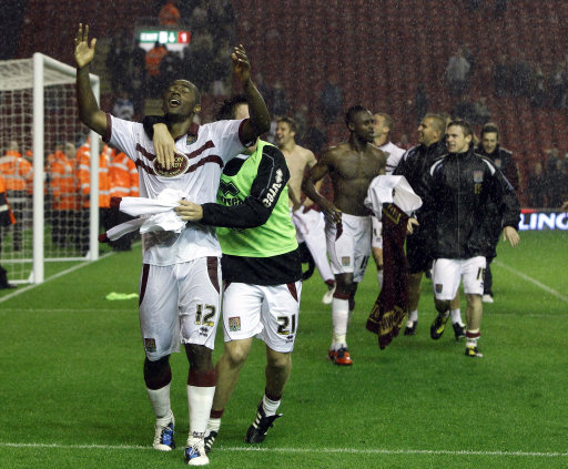 罗马转会受阻，迪巴拉不开心，佩莱格里尼在内，多人伤病成疑（罗马引援受挫，迪巴拉不满，佩莱格里尼等多将伤情存疑）