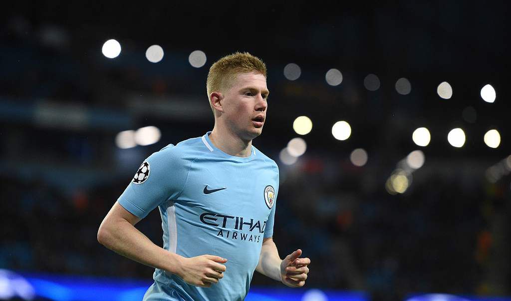 维拉连胜冲第三，埃梅里的球队12月迎魔鬼赛程考验（埃梅里率维拉豪取连胜剑指前三，12月魔鬼赛程来袭）