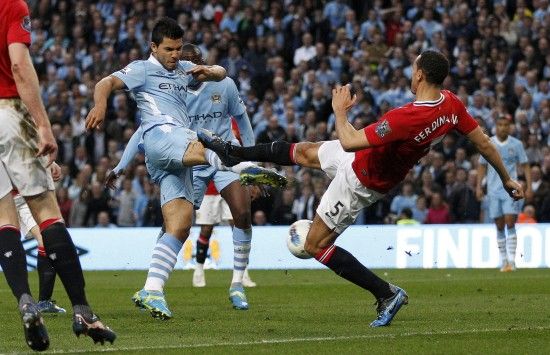 津巴布韦球队首夺联赛冠军，球队老板直接揣25万美元现金奖励球队（津巴布韦球队首次加冕联赛桂冠，老板当场掏出25万美元现金犒军）