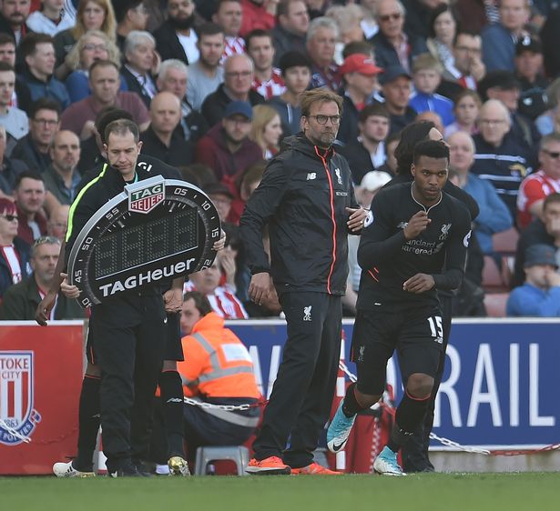 因欧战扩军、足总杯赛程调整，英超今年仅安排一场节礼日比赛（受欧战扩军与足总杯赛程调整影响，英超今年节礼日仅有一场比赛）