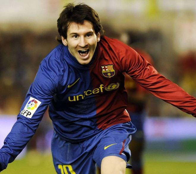 翻修球场，“连滚带爬”为的是“从从容容”（修缮球场：当下的“连滚带爬”，只为明日的“从容不迫”）