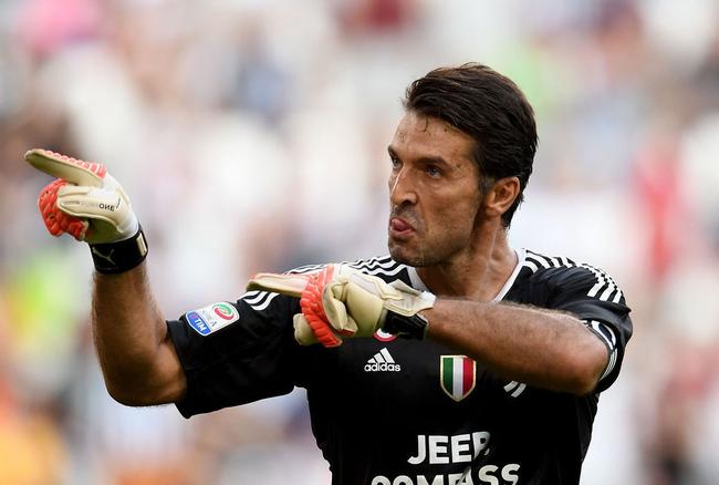 意媒：铃木彩艳可能因为手部骨折缺阵三个月，明年2至3月复出（意媒称铃木彩艳手部骨折或伤停三月，预计明年2至3月复出）