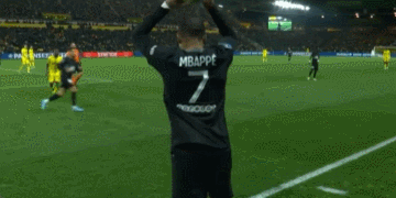 杜兰特关键三分点燃全场（杜兰特关键三分引爆全场）